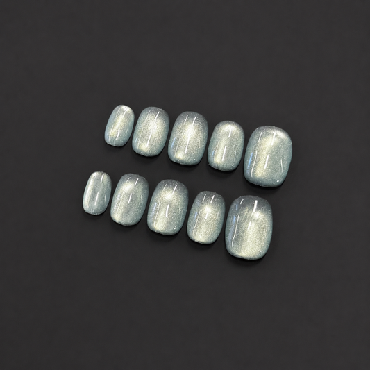 Baby Blue Pearl – Baby Blue Pearl Cat Eye Press-On Nails